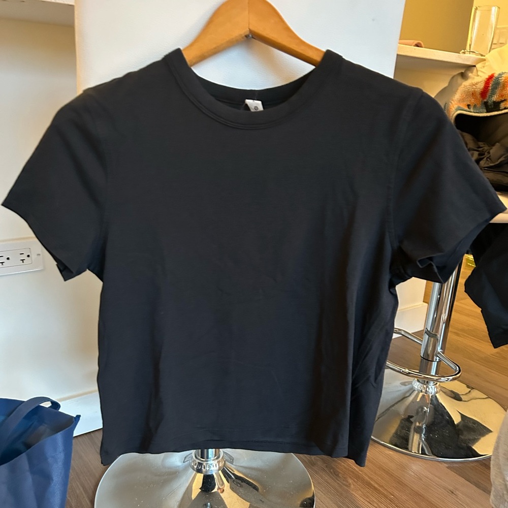 Lululemon short sleeve shirt
